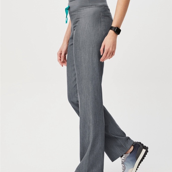 FIGS Livingston Women’s Scrub Pants.  Size M Graphite - Picture 3 of 6